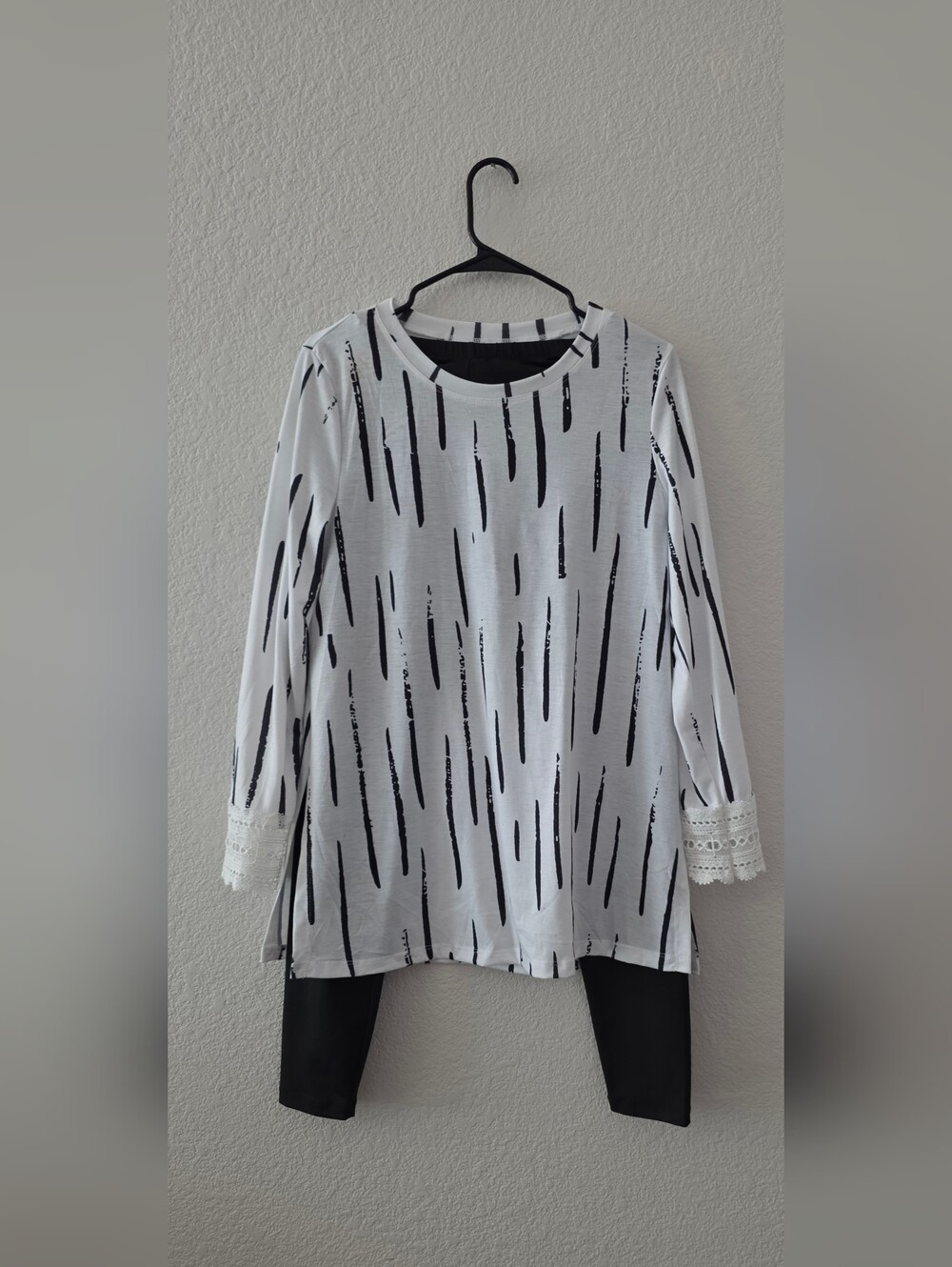 2 Piece White & Black Stripe Accent Lace Cuff Long-Sleeve Top With Black Legging